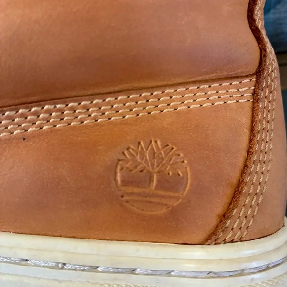 Timberland Tan Leather High-Top with Black Collar - Picture 6 of 7